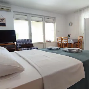  Apartment 3 Palms
